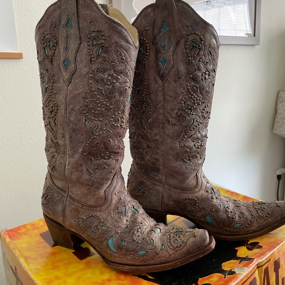 Corral cowboy boot